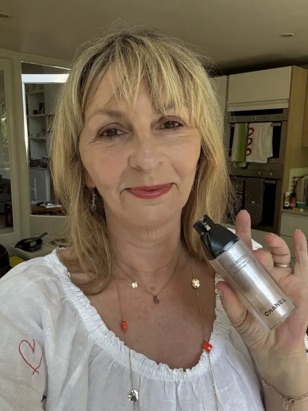 CHANEL Water Fresh Tint Review : An Oldie But A Very, Very
Goodie