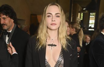 Cara Delevingne’s New Jet Black Shag Haircut Made Me Do a
Double Take
