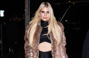 Jessica Simpson Debuts ‘Desert Sunset Blond’ for
Summer