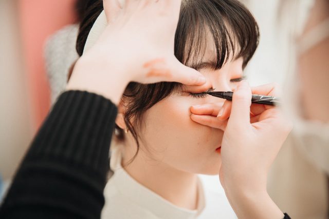 Launch Your Dream Career: How to Become a Makeup Artist
Today